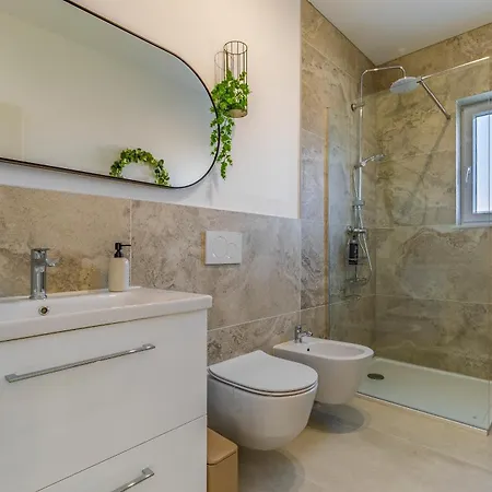 Veluana 3 With A Balcony * Pola