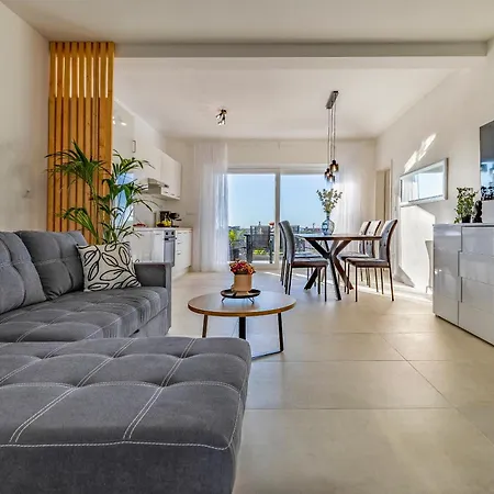 Apartment Veluana 3 With A Balcony