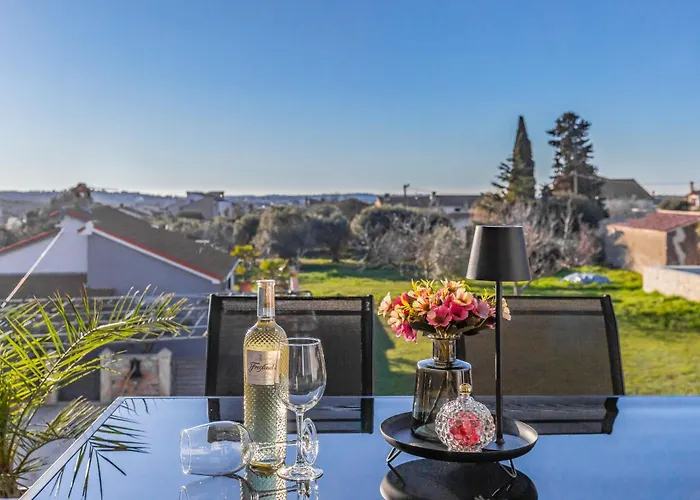 아파트 Veluana 3 With A Balcony *