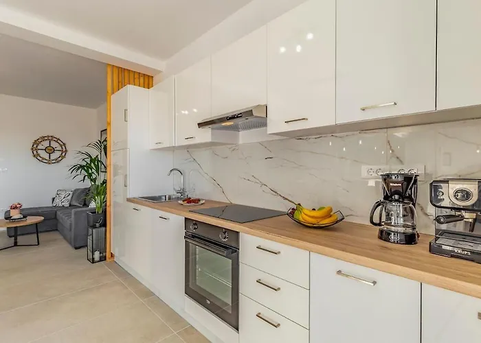 아파트 Veluana 3 With A Balcony *