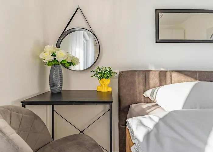 아파트 Veluana 3 With A Balcony 풀라