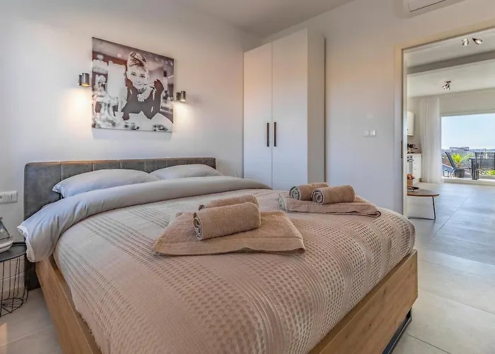 Veluana 3 With A Balcony 풀라