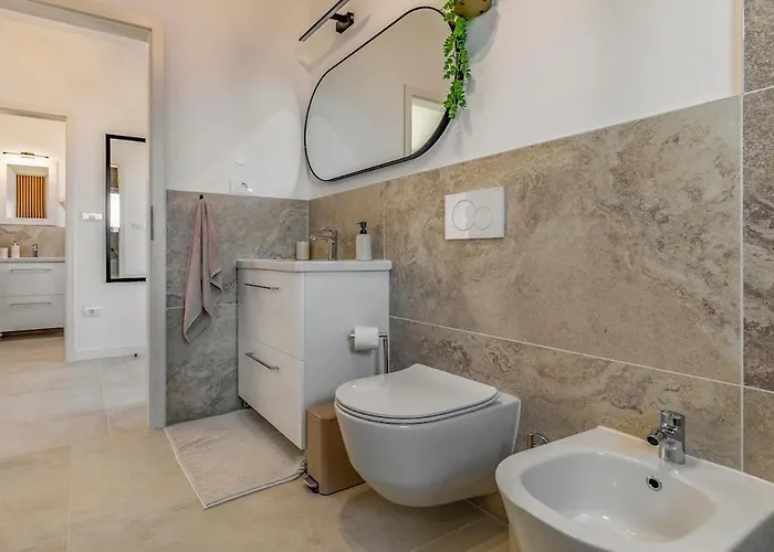 Veluana 3 With A Balcony 풀라