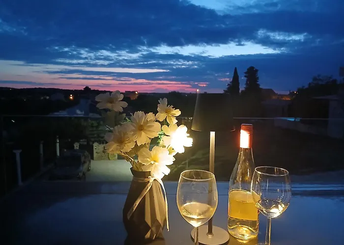 Veluana 3 With A Balcony 아파트 *