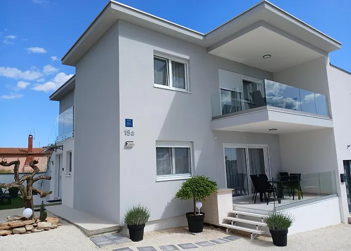 Veluana 3 With A Balcony 아파트 *