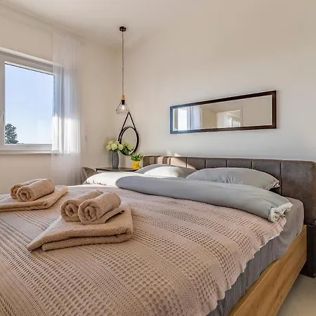 Apartman Veluana 3 With A Balcony