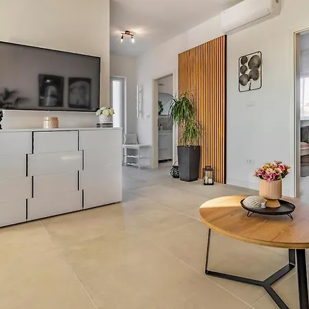 Veluana 3 With A Balcony Apartman *