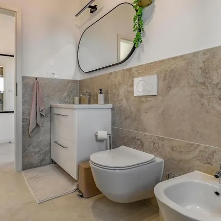 Veluana 3 With A Balcony Póla